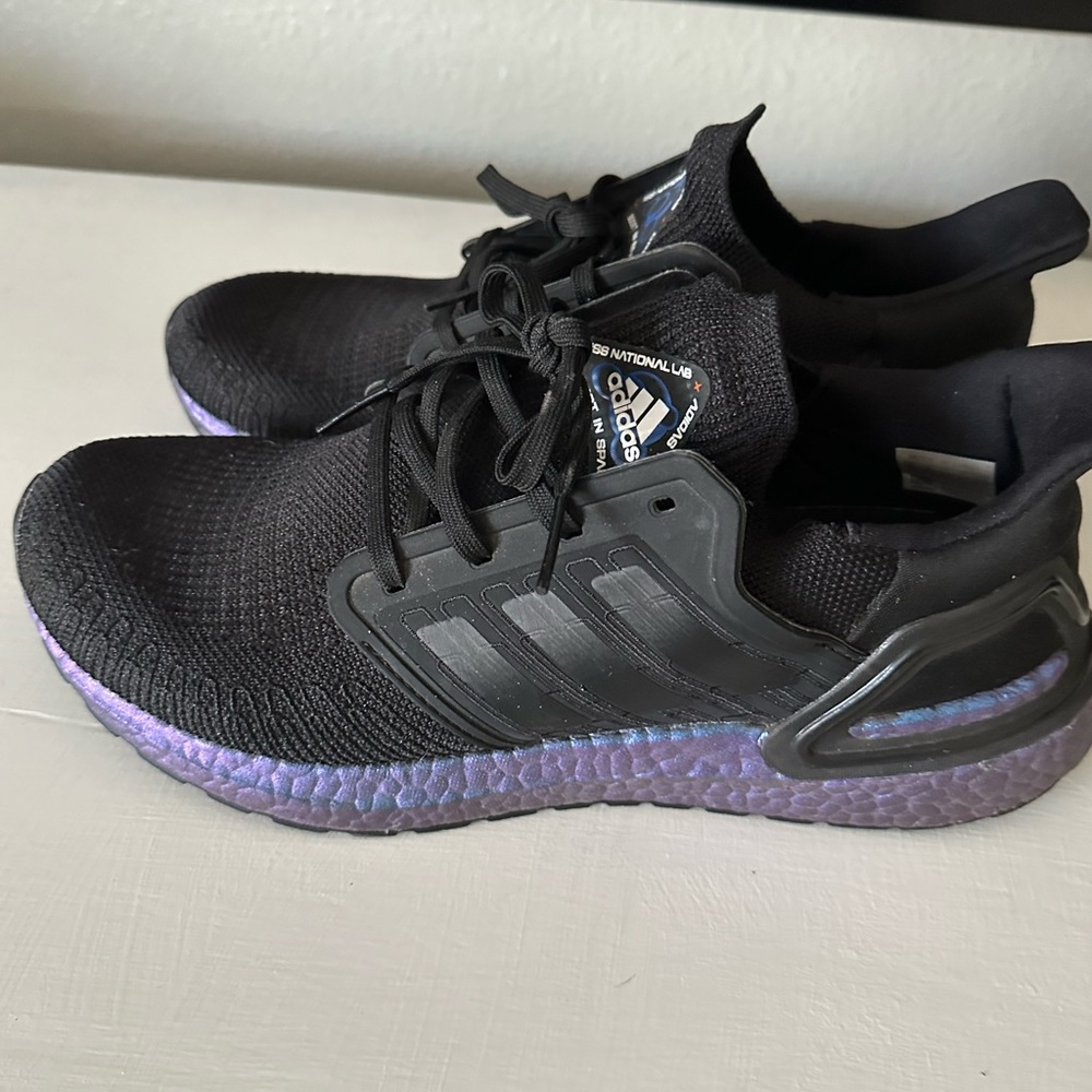 Adidas Ultraboost men’s size 10/ women’s 11